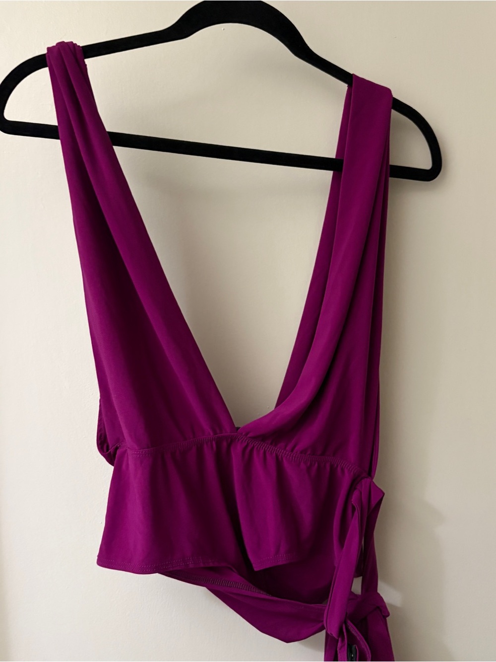 Deep V Bodysuit in Magenta - Picture 6 of 7